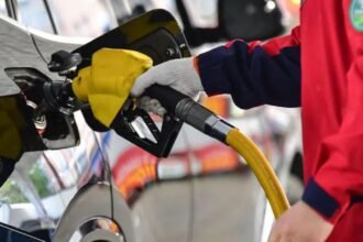 Global Markets Rally as US-Iran Ceasefire Reopens Vital Strait of Hormuz